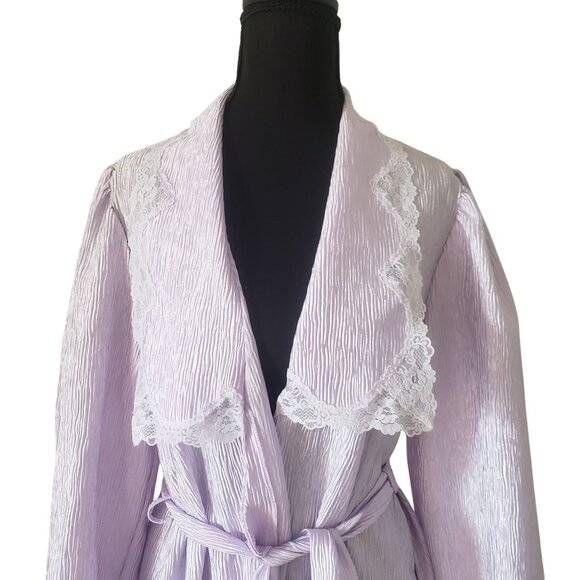 Vintage 1970s Lilac Textured Satin‎ Full Robe Lace Collar Delicate Feminine Glam - Picture 4 of 9